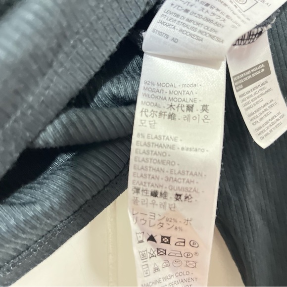 Levi’s Turtle Neck Long Sleeve Crop Shirt Black Size Small - Picture 5 of 7